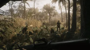 Squad advancing through the jungle in Hell Let Loose: Vietnam